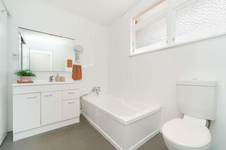 65 Wikiriwhi Crescent Awapuni_22