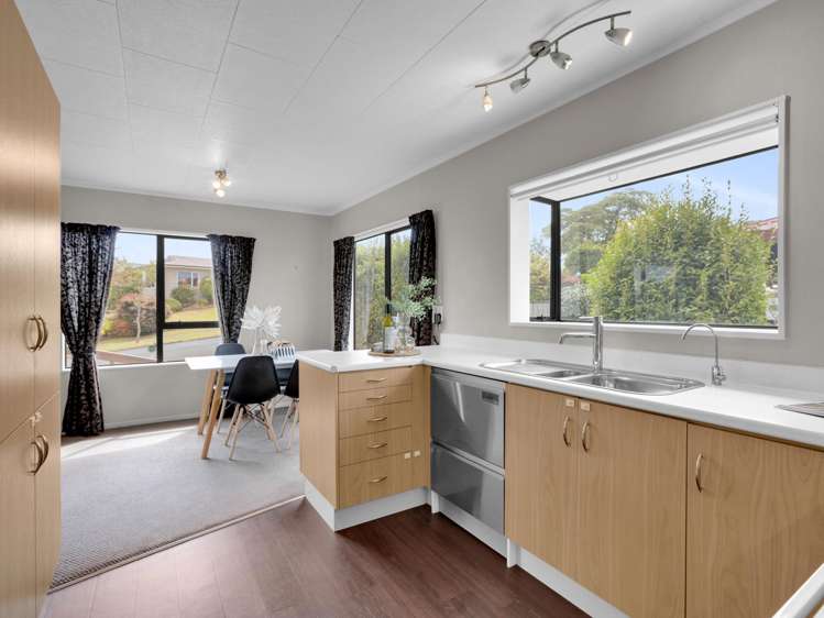 57 Lansdowne Crescent Glenview_6