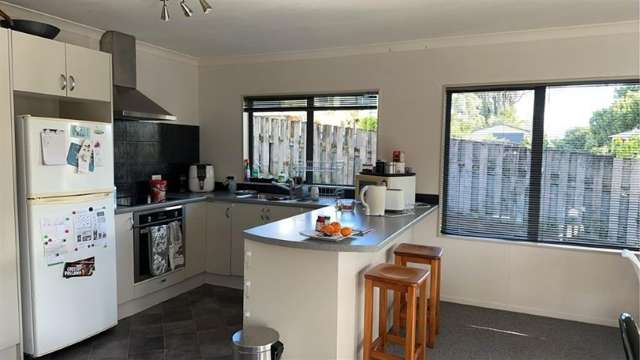 80a Welcome Bay Road 1185_1