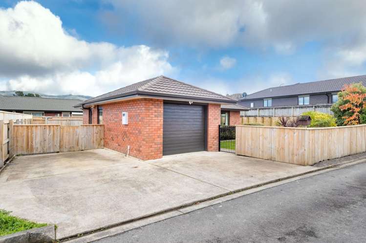 52 Sunstone Crescent Brown Owl_13