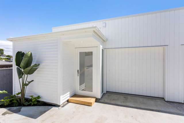 Seaside Sophistication in Mairangi Bay