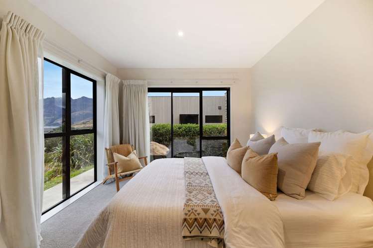 22 McKellar Drive Jacks Point_21