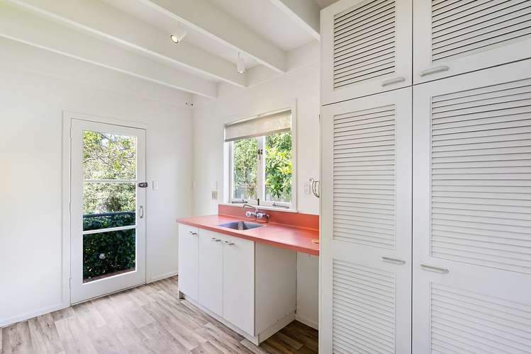 82 Paritai Drive Orakei_16