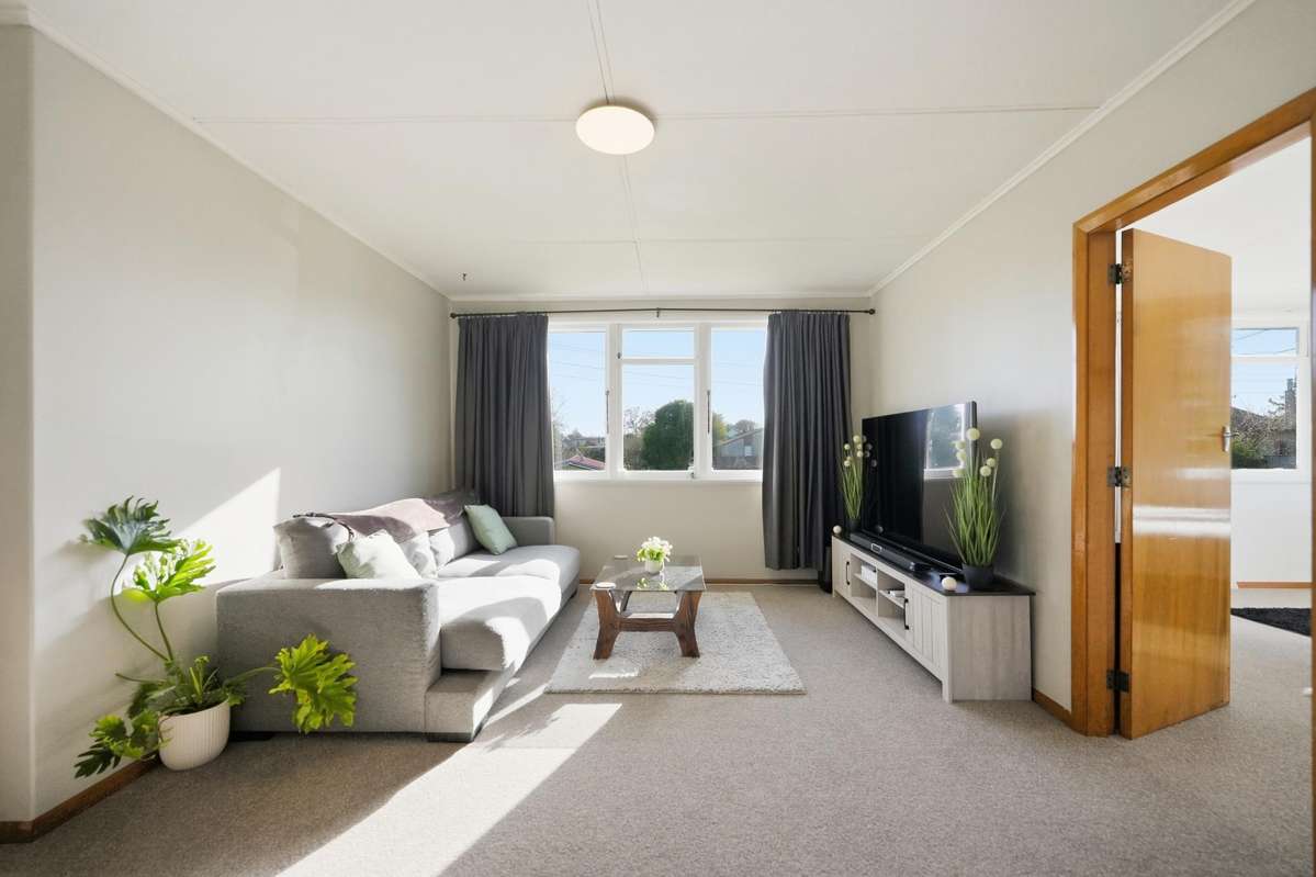 21 Pollen Crescent_4