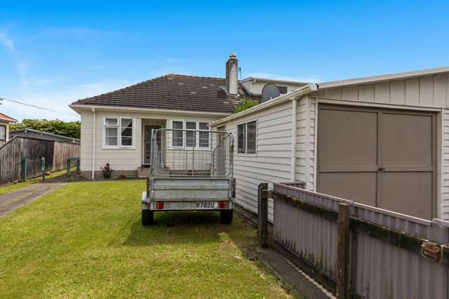 53 Hewer Crescent Naenae_3