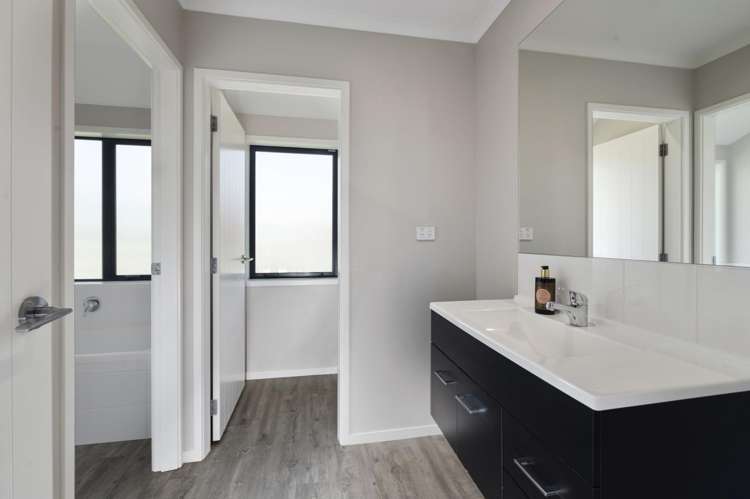 27 Pukeko Way Kinloch_19