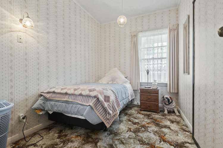 112 Savage Crescent West End_8