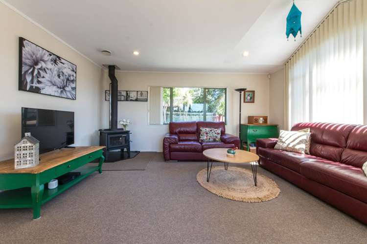 18 Lasque Place Glen Eden_7