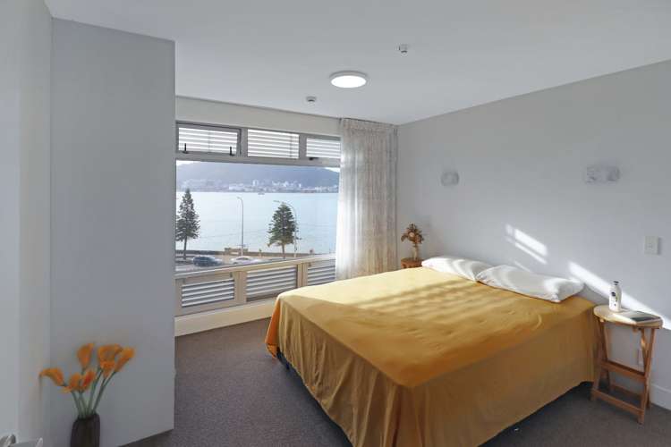 10/370 Oriental Parade 1322_3