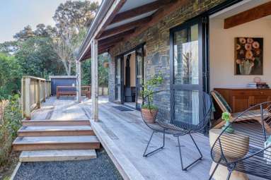 6888E Christchurch Akaroa Road_1