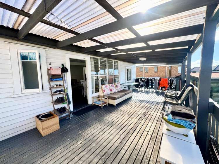 104 McLeod Road Te Atatu South_9