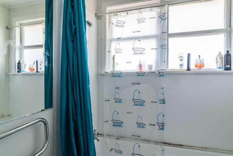 133 Sievers Grove Cannons Creek_17