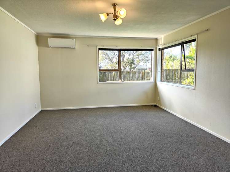 2/4 Rachael Place Farm Cove_10