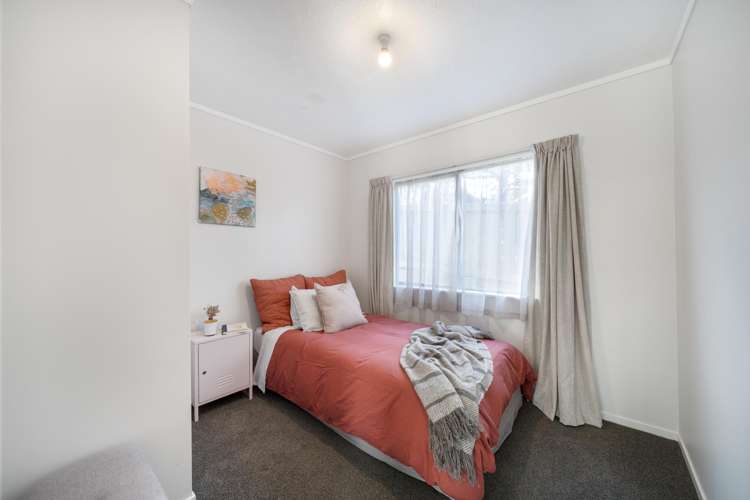 21A Dorset Grove Cannons Creek_8