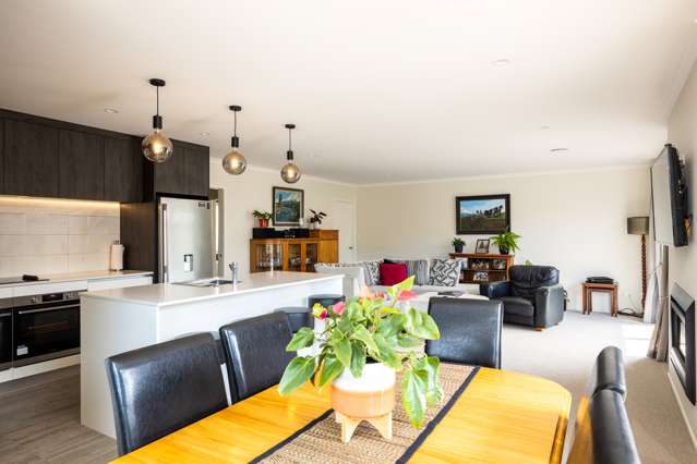 12 Rehua Place Waiwhakaiho_1