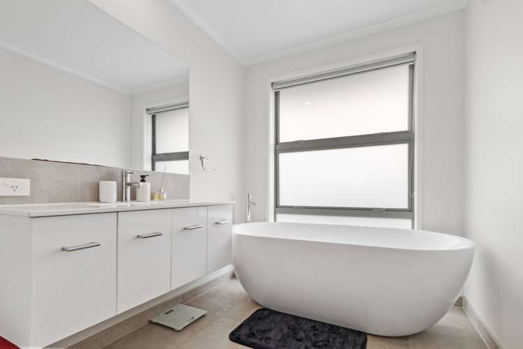 6 Muirfield Crescent Aongatete_11