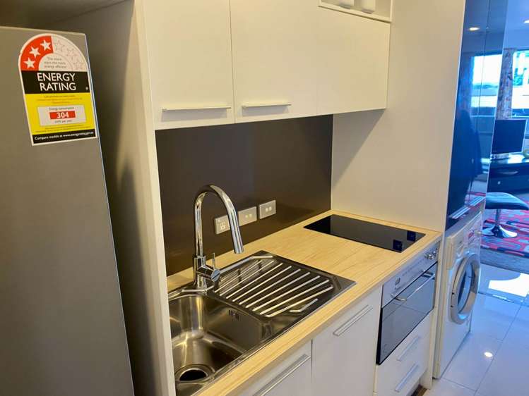 303/17 Vogel Lane Auckland Central_5