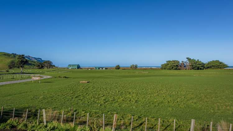 79 Seaview Road Herbertville_12