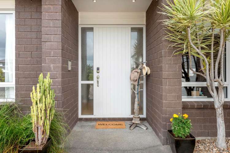 9 Defender Crescent Beachlands_23