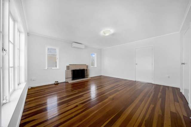 685 Hillsborough Road Mt Roskill_2