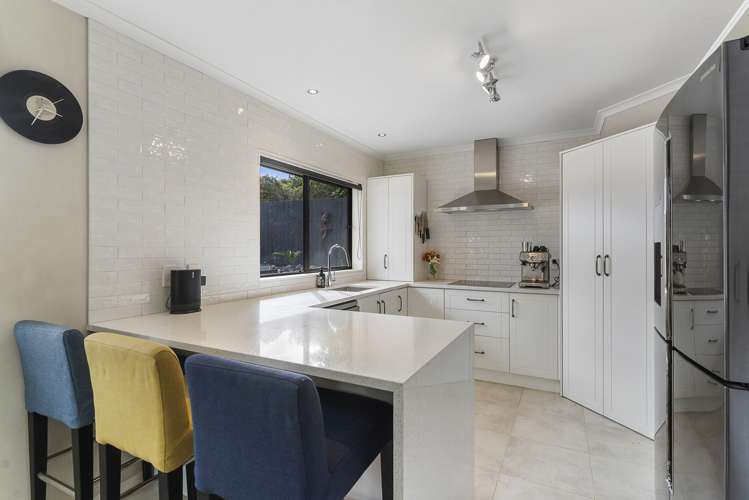 6 Glesan Place Beachlands_3