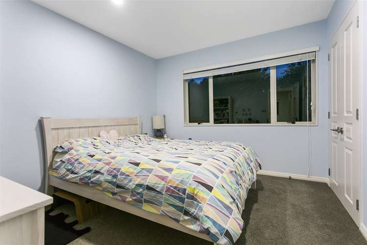 64 English Oak Drive Schnapper Rock_12