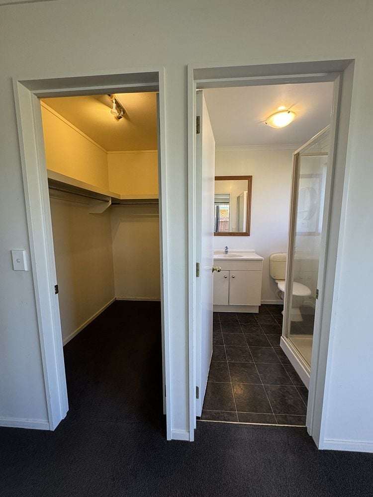 32 Diomede Glade Flagstaff_9