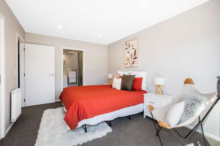 2/7 Grays Road Plimmerton_10