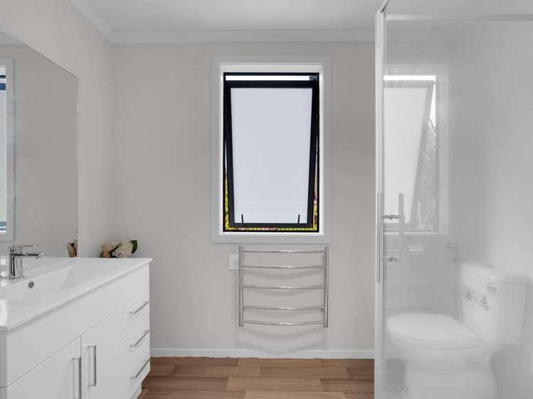 1 Sapling Lane Glenview_17