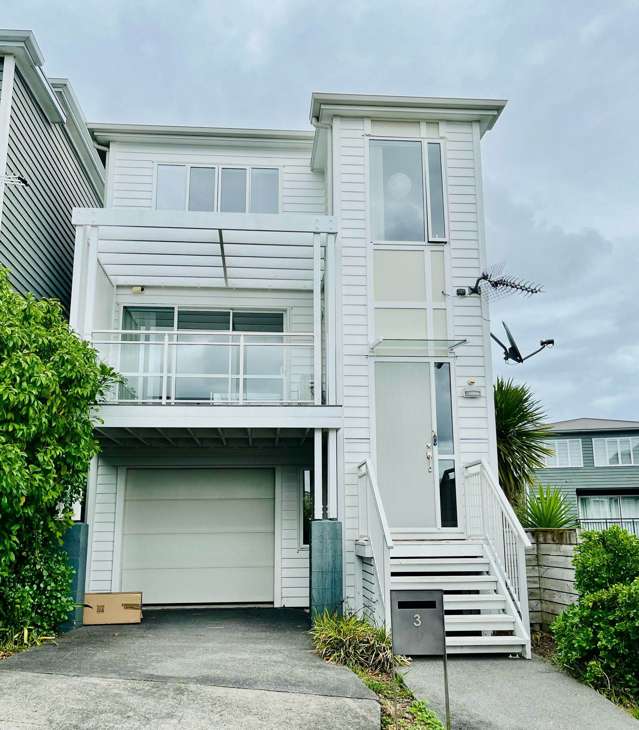 Exquisite Four-Bedroom, Three-Bathroom+ Toilet...