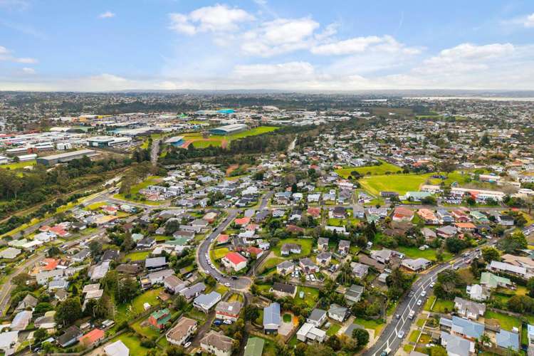 18 Castaing Crescent Te Atatu South_19