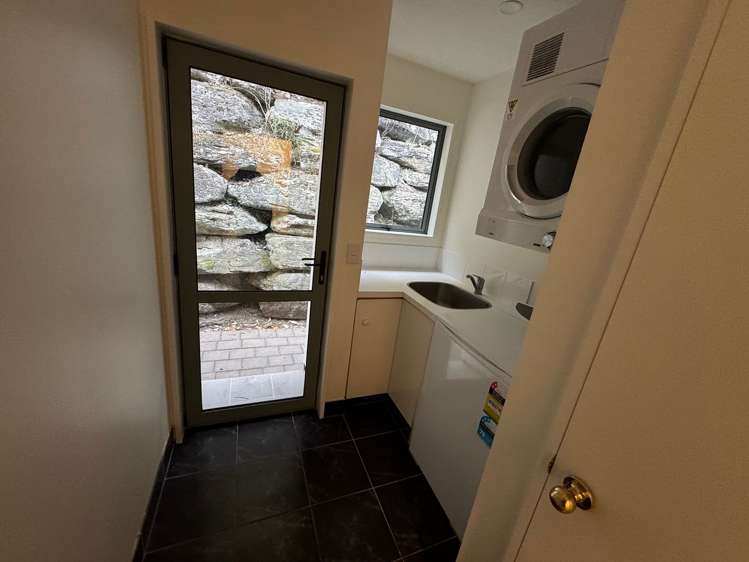 95 Hensman Road Queenstown_17