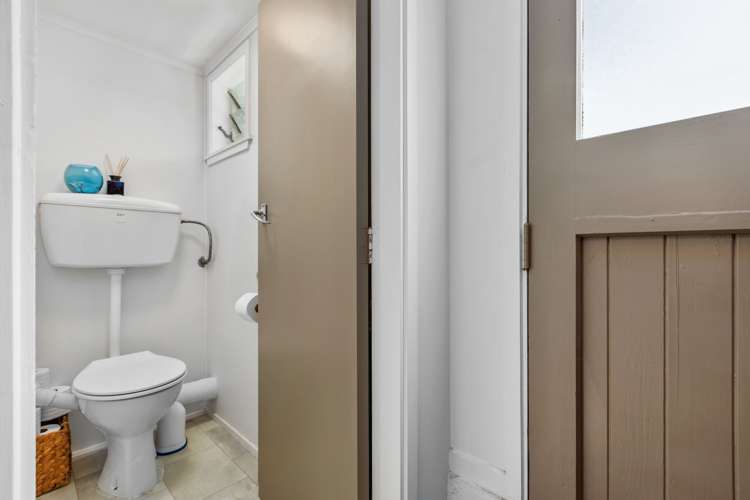 11 William Benton Street Featherston_24