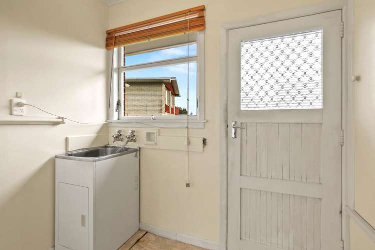 107 Robert Street Thames_17