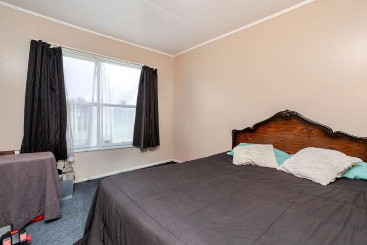 323 High Street Dannevirke_10