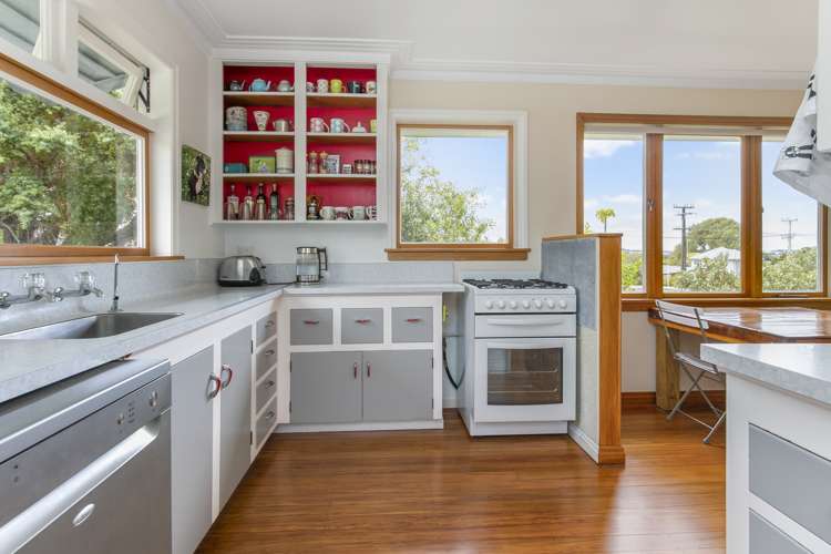 32 Woodward Avenue Mangere Bridge_5