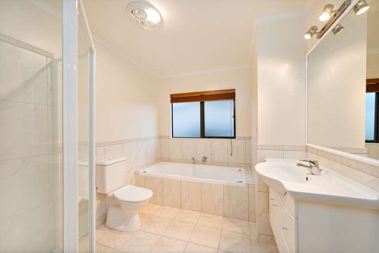 35 Waimanu Bay Drive Te Atatu Peninsula_28