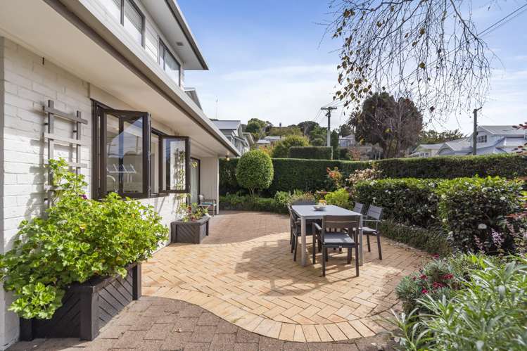 2a Heywood Crescent Epsom_9