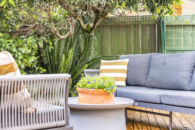 1/7 Neville Street Point Chevalier_21