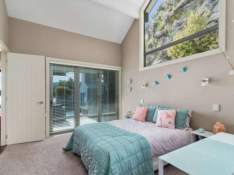 25 Whakamoenga Point Acacia Bay_23