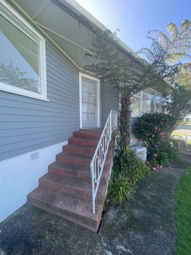 52 Fairclough Road Beach Haven_1