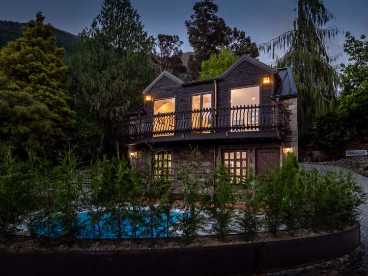 85 Arawata Terrace Fernhill/Sunshine Bay_8