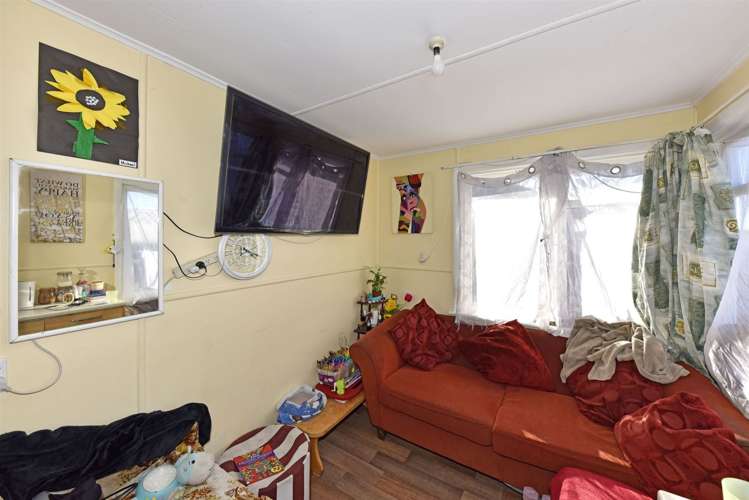 73 Aldershot Street Aranui_5