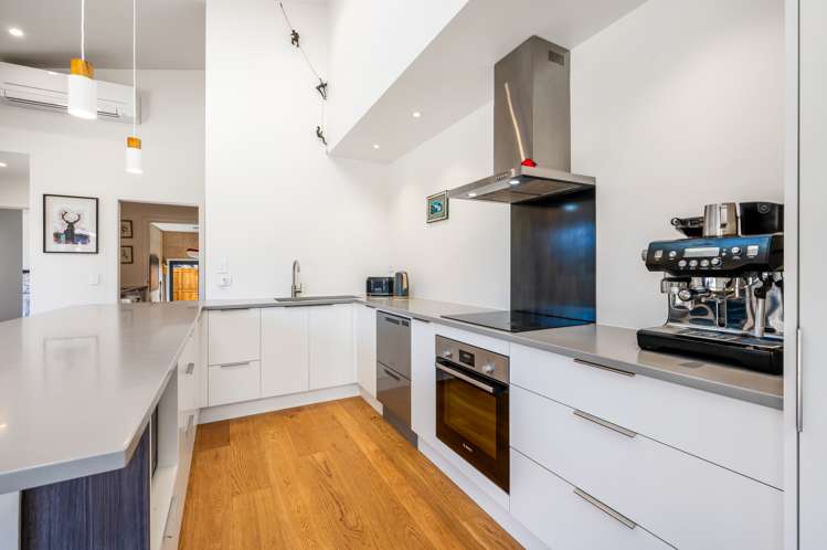 14 Pounamu Avenue Albert Town_6