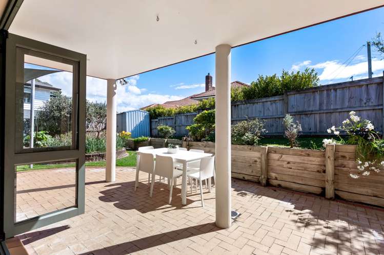 492 Beach Road Murrays Bay_39