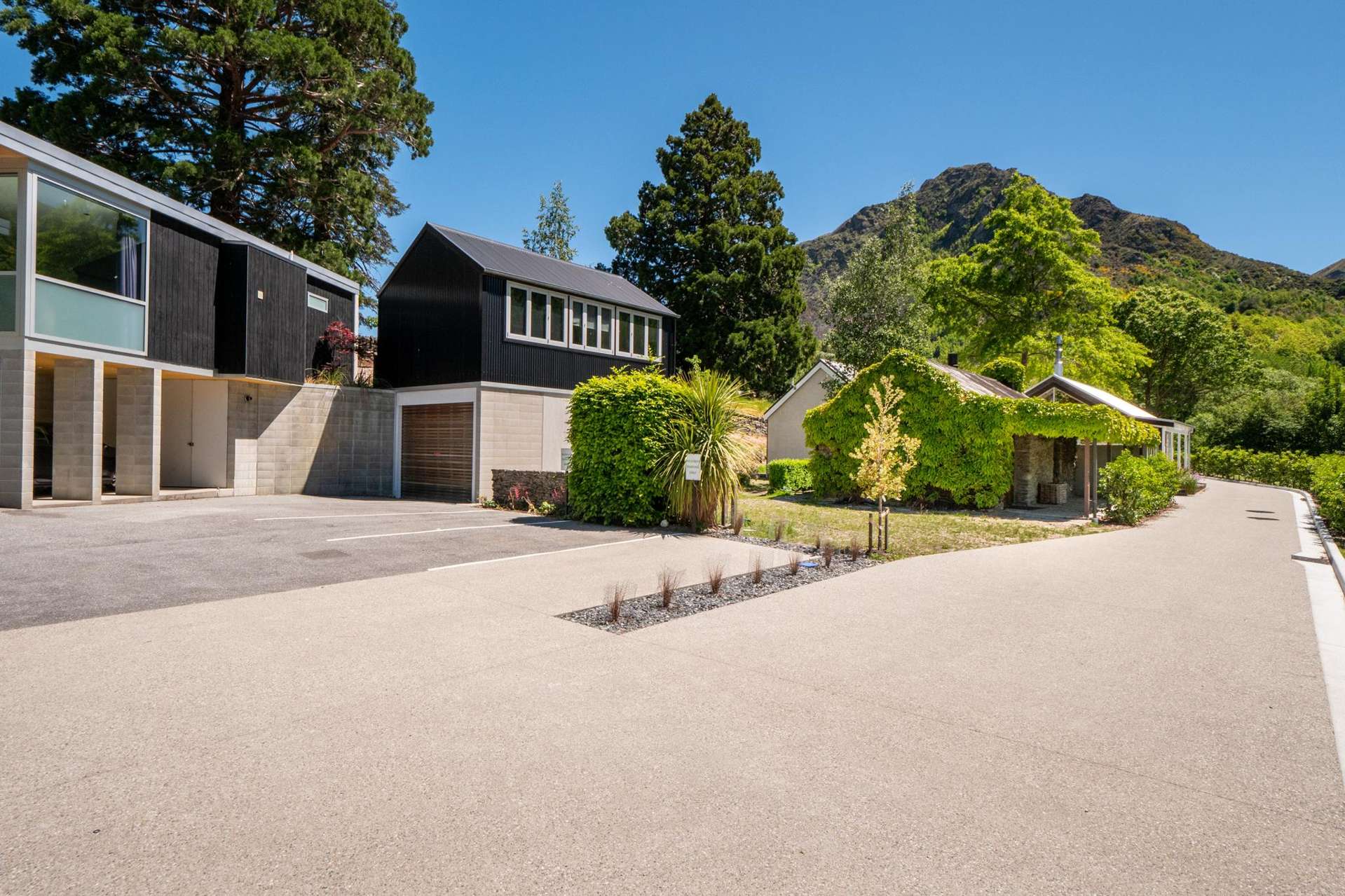 7 Gala Burn Lane, The Croft Arrowtown_0