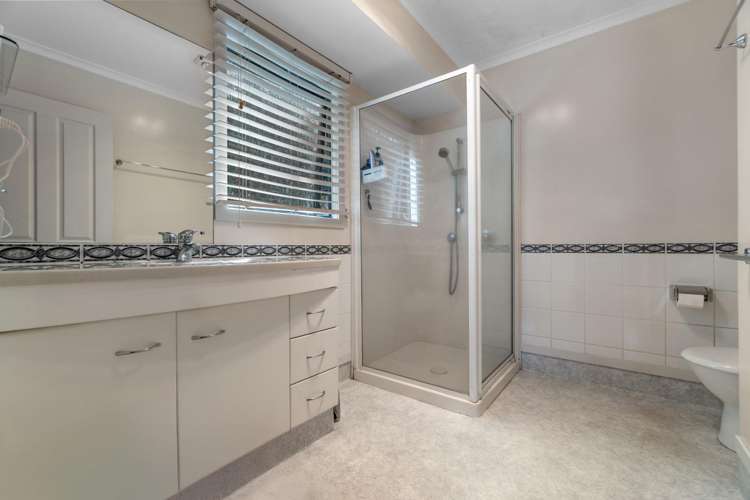 9 Guernsey Place Grandview Heights_19