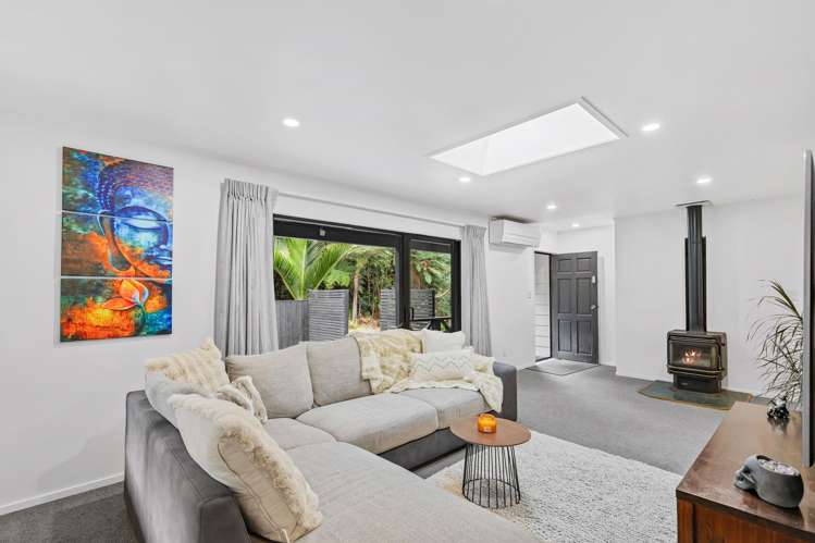 420 Scenic Drive Waiatarua_7