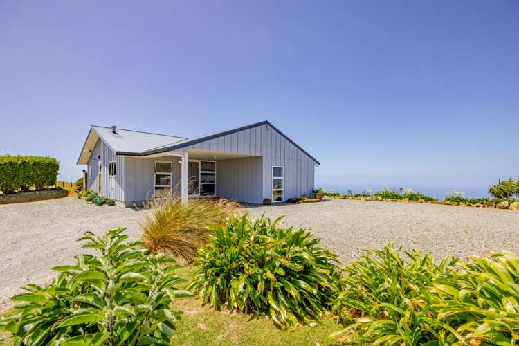 1165 Cooks Tooth Road Porangahau_34