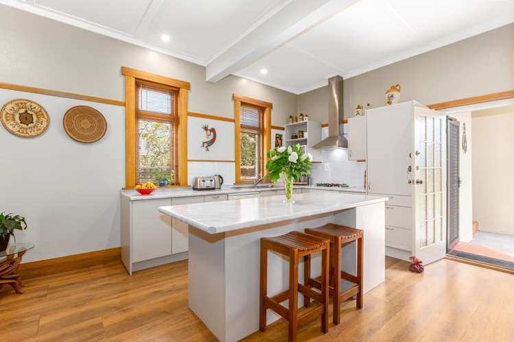 77 Totara Crescent Woburn_6